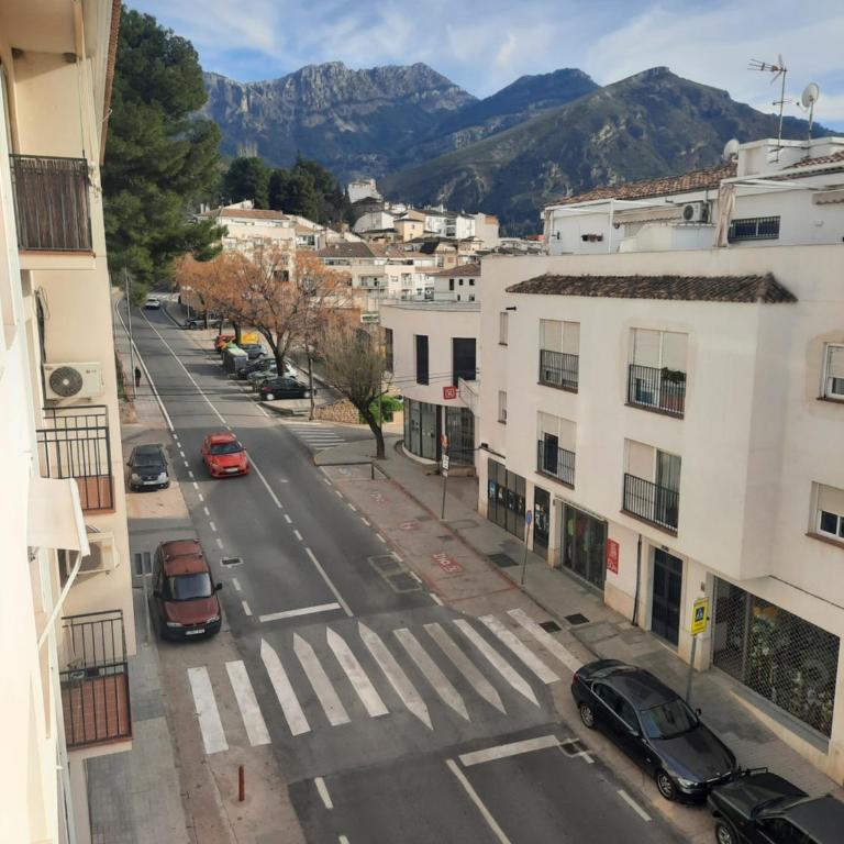Piso de La Luna - Three-Bedroom Apartment - 17