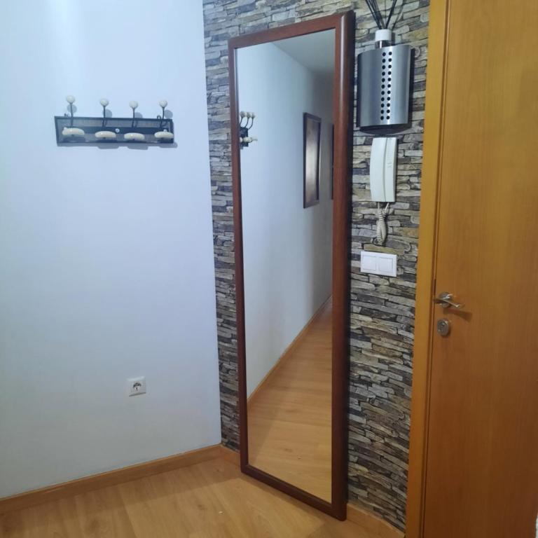 Piso de La Luna - Three-Bedroom Apartment - 18