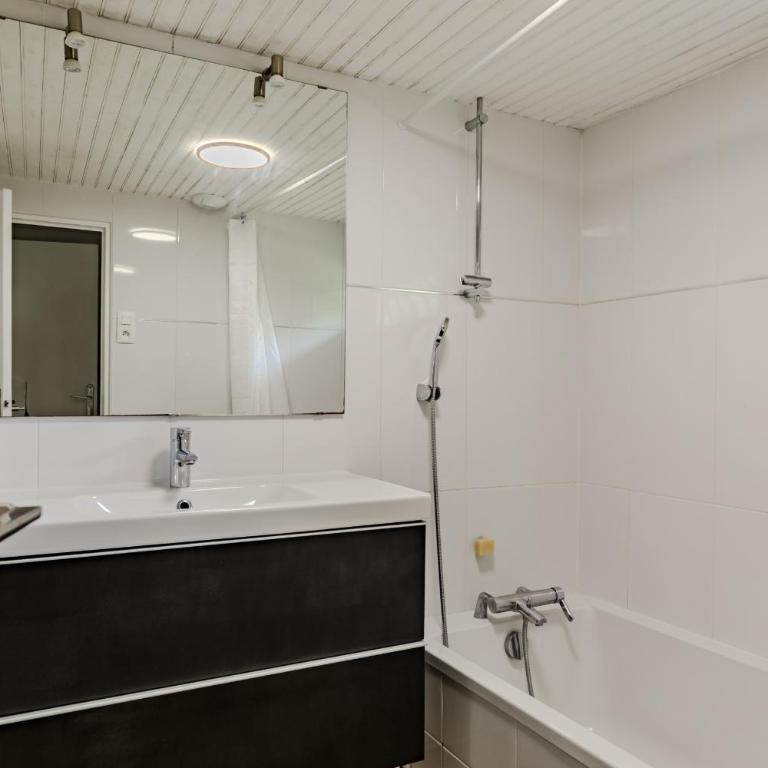 maison familiale à 2 pas du lac,avec spa, à la Gde Escoure-grives - Maison 3 Chambres - 22
