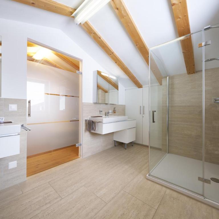 Grischuna Mountain Lodge - Deluxe Familiensuite - 3