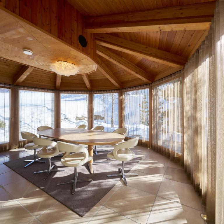 Grischuna Mountain Lodge - Apartment mit 3 Schlafzimmern, Balkon und Terrasse - 3