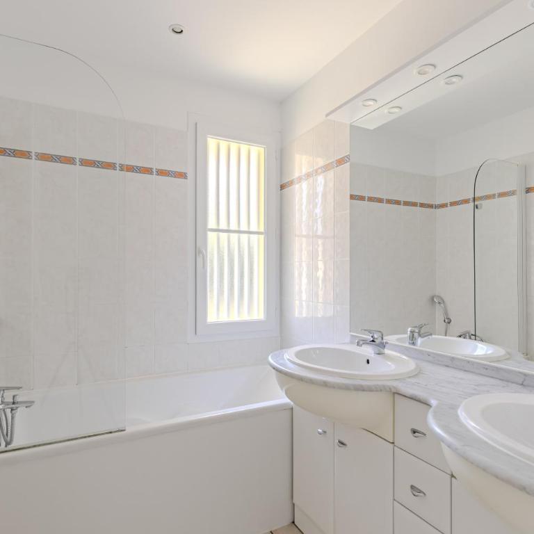 villa piscine 4ch dans la pinede a 4min de l ocean AG1 - Villa avec Piscine Privée - 32