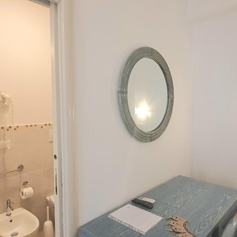 Agriturismo Il Trappeto - Camera Budget Matrimoniale/Doppia con Letti Singoli senza Finestra - 10