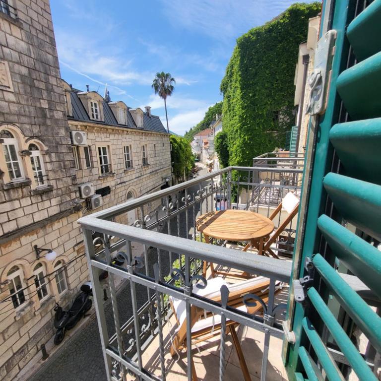 Skver Studio Apartments - Deluxe Studio with Balcony - 15