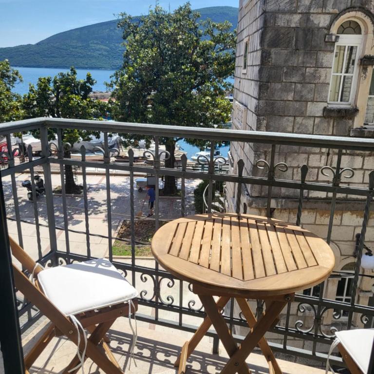 Skver Studio Apartments - Deluxe Studio with Balcony - 16