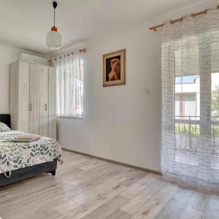 Baka Zlata Apartments - Apartman s 2 Spavaće Sobe sa Balkonom i Terasom - 1