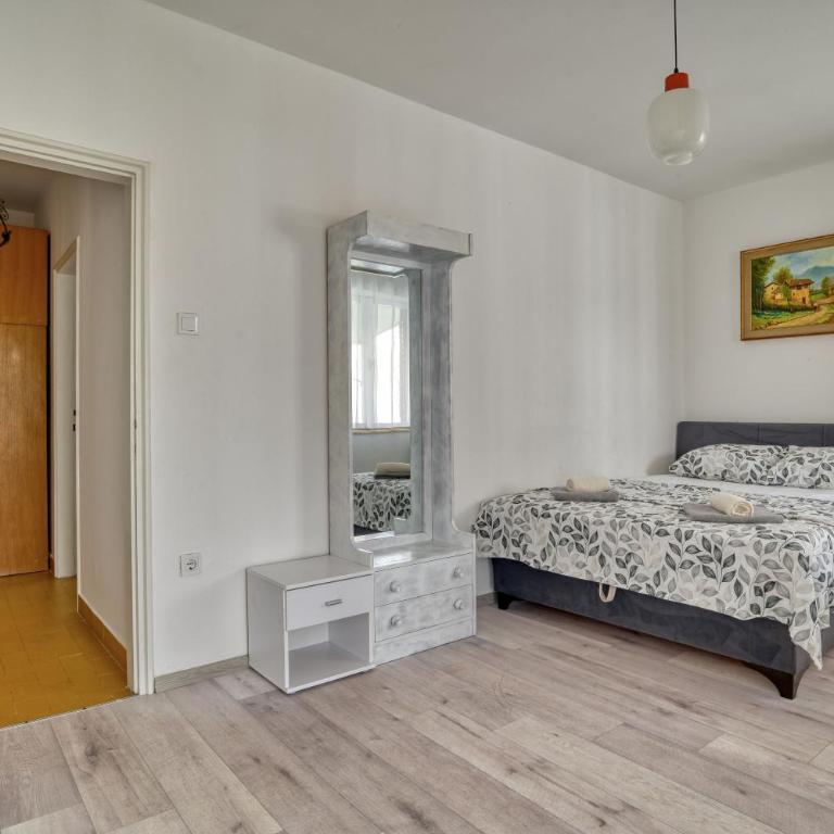 Baka Zlata Apartments - Apartman s 2 Spavaće Sobe sa Balkonom i Terasom - 3