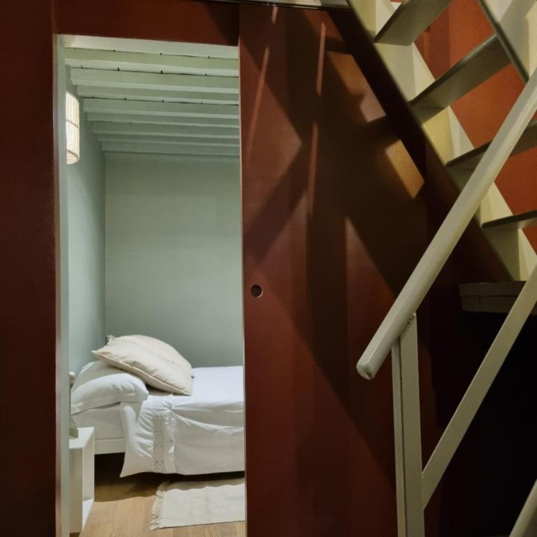 EMBRIACI CHARME DESIGN Centro Storico Porto Antico Acquario - Two-Bedroom Apartment - 2
