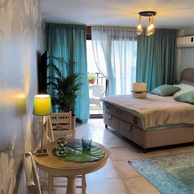 Center Blue & Green - Three-Bedroom Apartment - 51