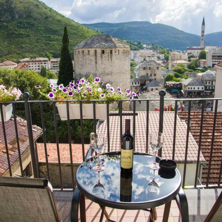 Apartman Puente Viejo Mostar - Three-Bedroom Deluxe Apartment - 1