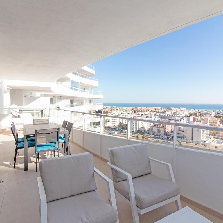 Global Vacacional, Moderno apartamento con dos terrazas con vistas al mar y a la montaña - Apartment mit Meerblick - 7