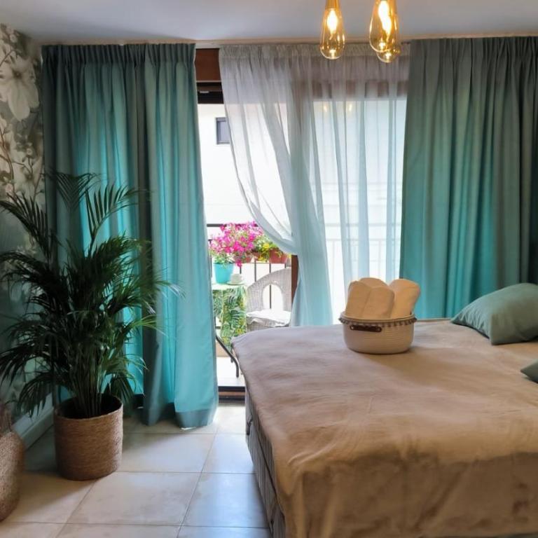 Center Blue & Green - Three-Bedroom Apartment - 34