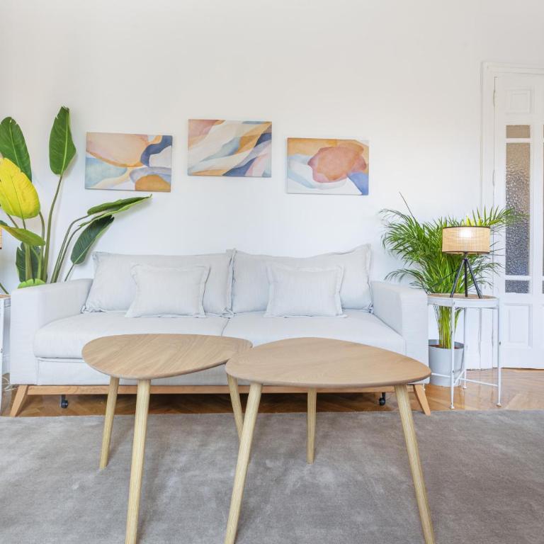 Apartamento Santa Ana Place en Madrid - Three-Bedroom Apartment - 3