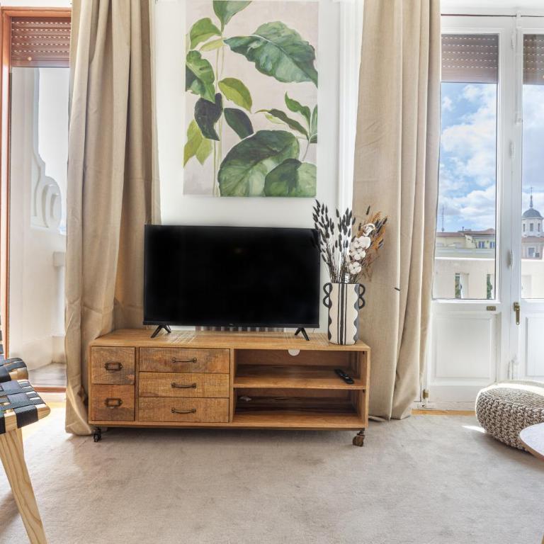 Apartamento Santa Ana Place en Madrid - Three-Bedroom Apartment - 7