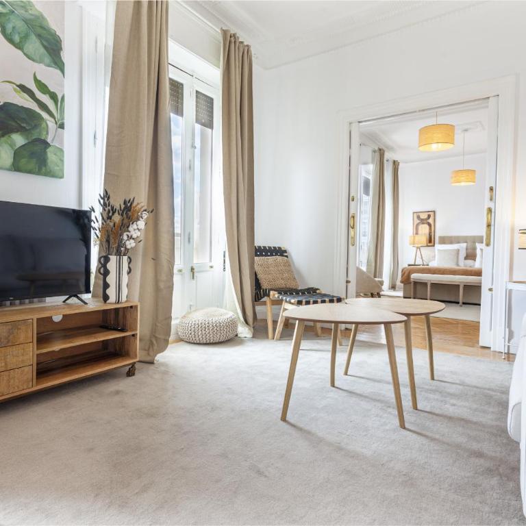 Apartamento Santa Ana Place en Madrid - Three-Bedroom Apartment - 8