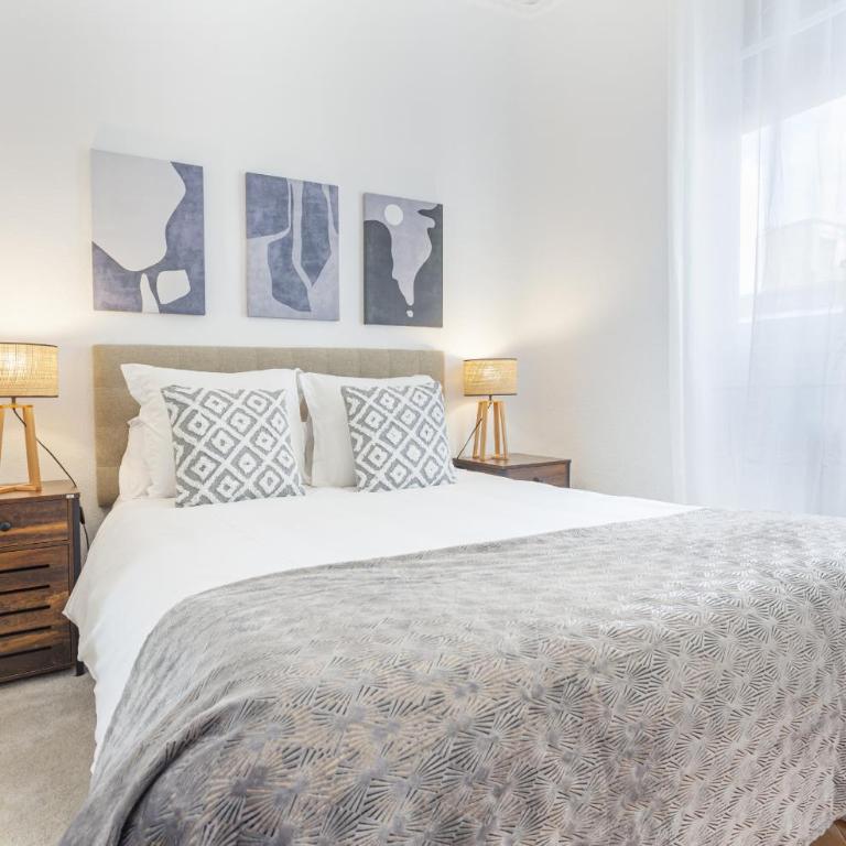 Apartamento Santa Ana Place en Madrid - Three-Bedroom Apartment - 20
