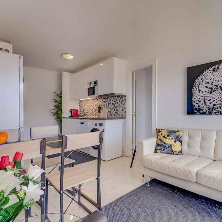 113 - Beachfront Apartment with views, Fuengirola - Apartamento de 2 dormitorios - 14
