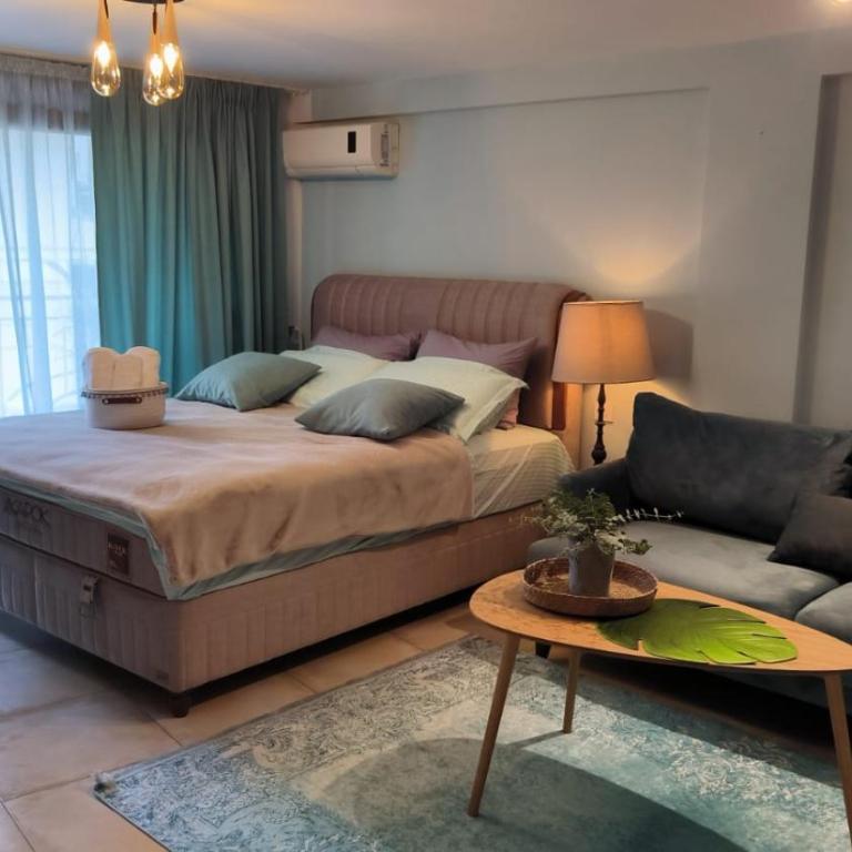 Center Blue & Green - Three-Bedroom Apartment - 33