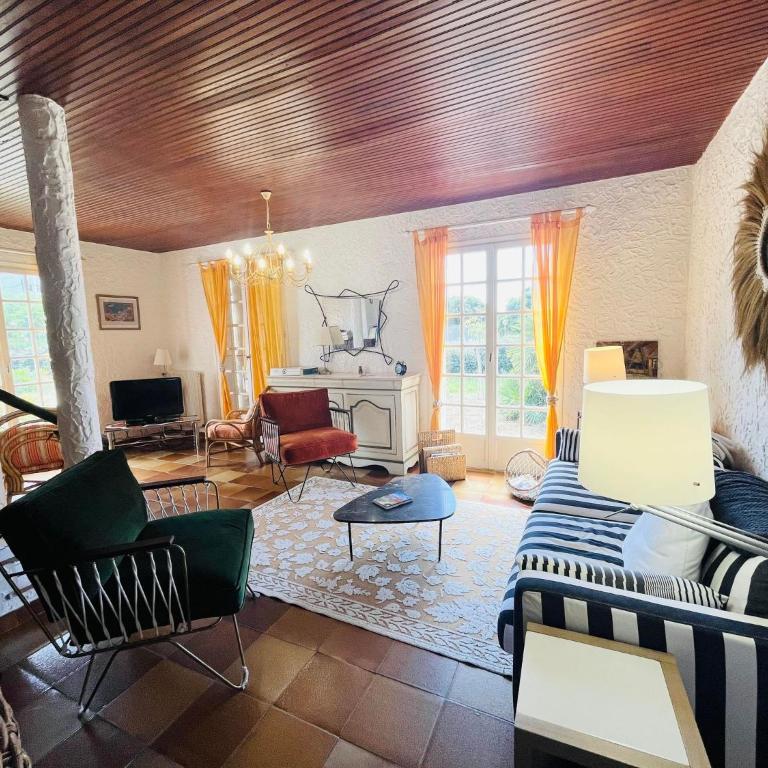 Villa Piscine CALVI - Maison 3 Chambres - 28