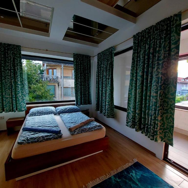 Hotel Irish - One-Bedroom Apartment with Spa Bath - 3