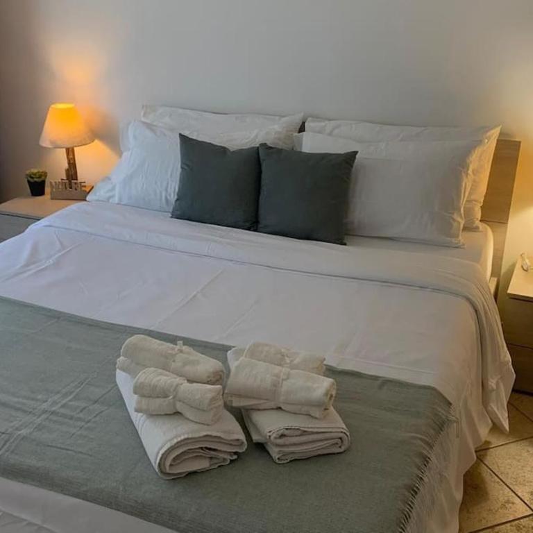 Roux apartment - Three-Bedroom Vacation Home - 1