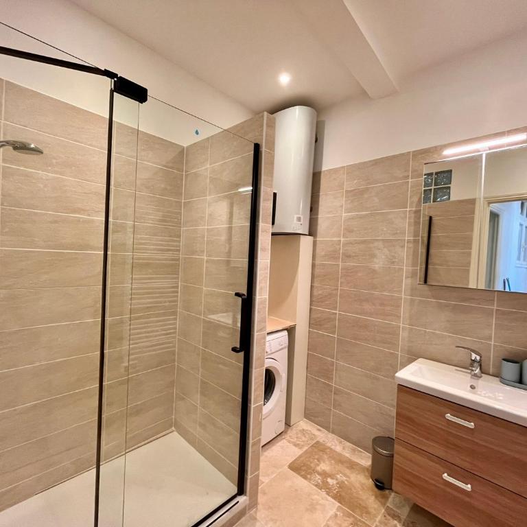 Modern flat near sea and center - Appartement 1 Chambre - 12