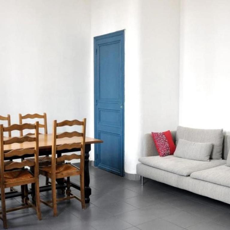 Spacieux appartement T4 avec cours privée - Apartment mit 3 Schlafzimmern - 24
