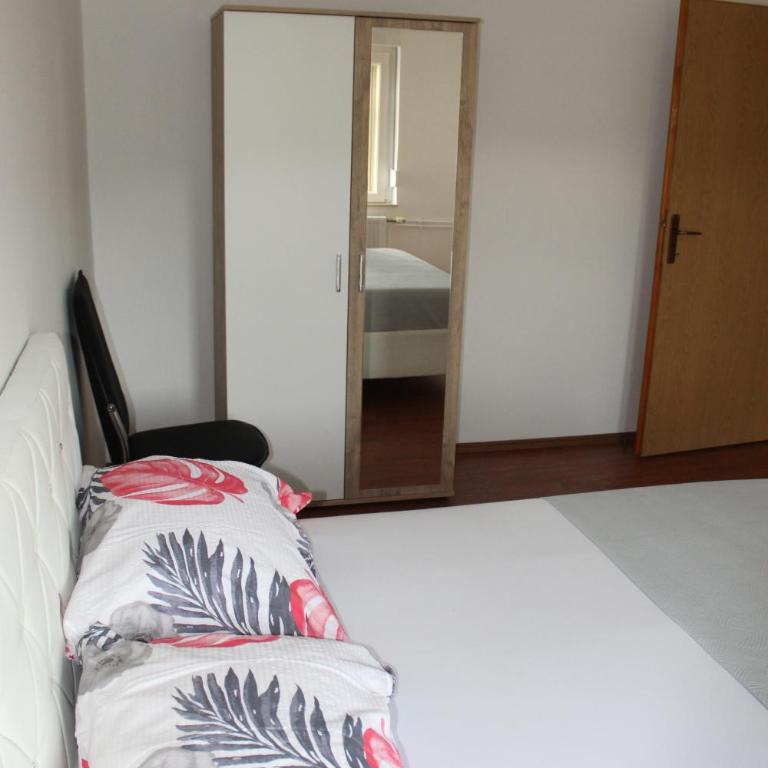 Mostar House - Three-Bedroom House - 31