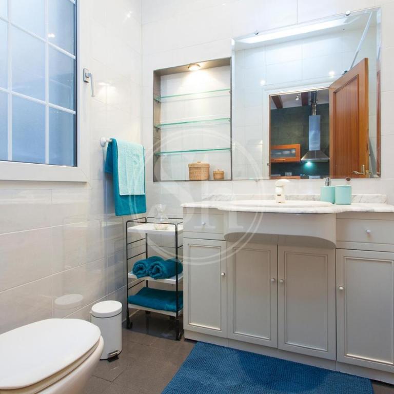 Tranquilo y luminoso apartamento en el Eixample - Two-Bedroom Apartment - 13