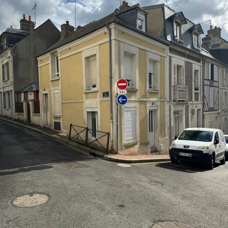 La Grande Escale - Hyper Centre - Parking gratuit - Maison 4 Chambres - 17