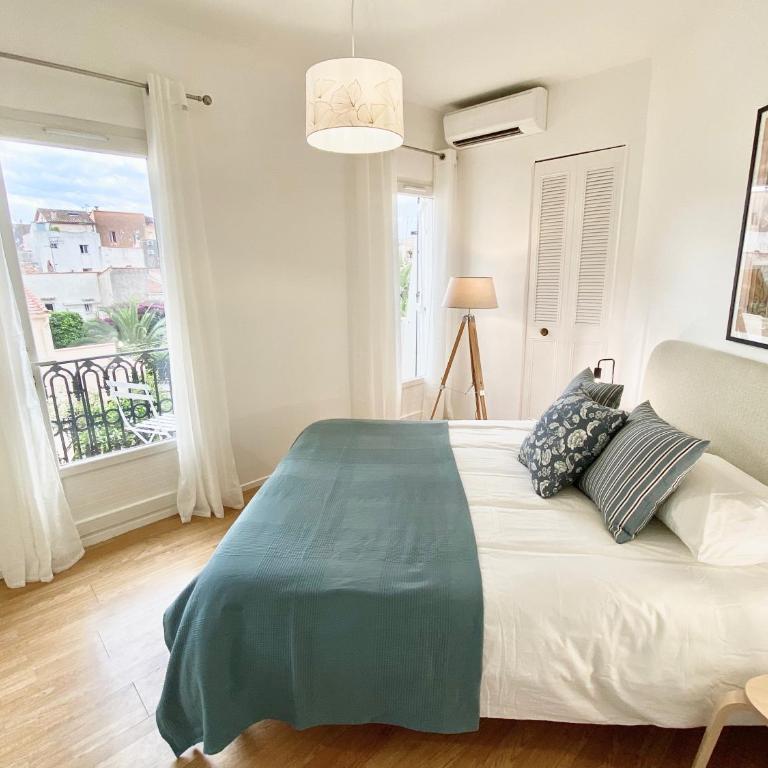 Le Guillaumont - Amazing 2-bedroom in the Old Town -StayInAntibes - Two-Bedroom Apartment - 1