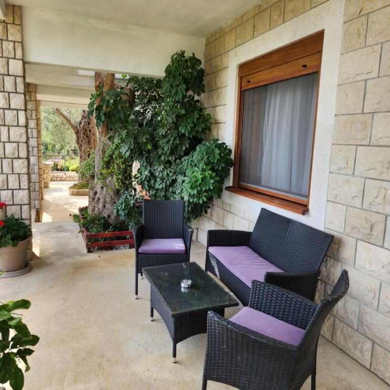 Rustic Olive House - Bungalow with Garden View - 5