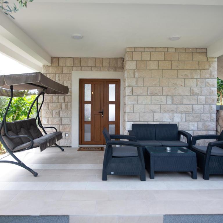Rustic Olive House - Bungalow with Garden View - 12