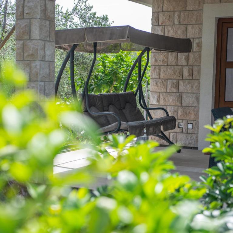 Rustic Olive House - Bungalow with Garden View - 6