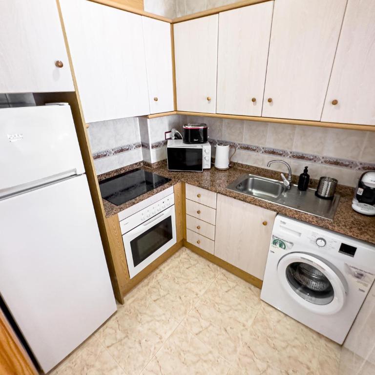 Piso con garaje en Torrevieja - Apartamento de 2 dormitorios con balcón - 10