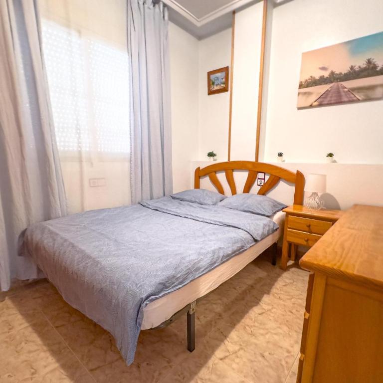 Piso con garaje en Torrevieja - Apartamento de 2 dormitorios con balcón - 4