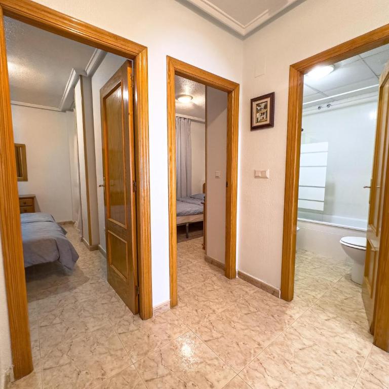 Piso con garaje en Torrevieja - Apartamento de 2 dormitorios con balcón - 5
