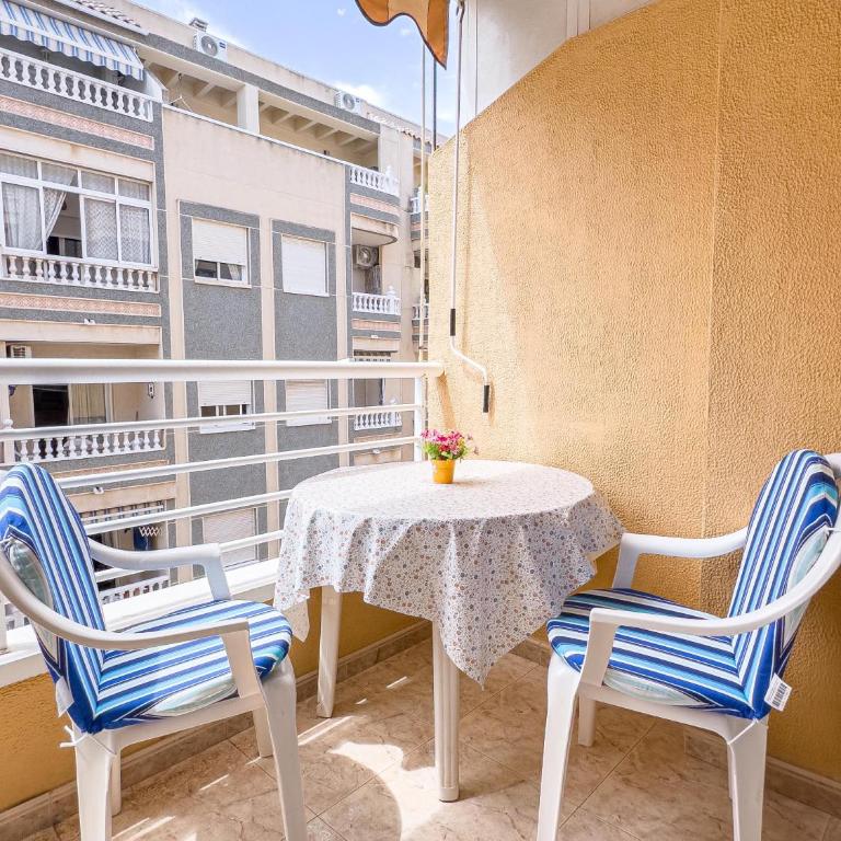 Piso con garaje en Torrevieja - Apartamento de 2 dormitorios con balcón - 11