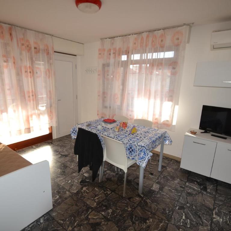 Park - Two-Bedroom Villa - 40
