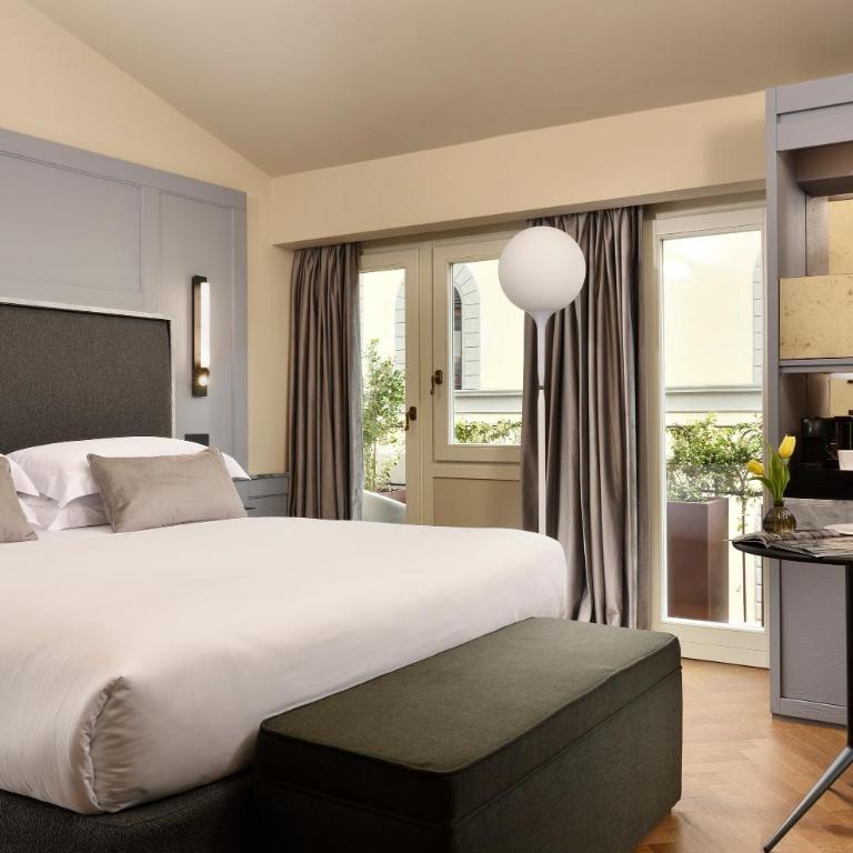 Floren Hotel - Deluxe Double or Twin Room with Balcony - 1