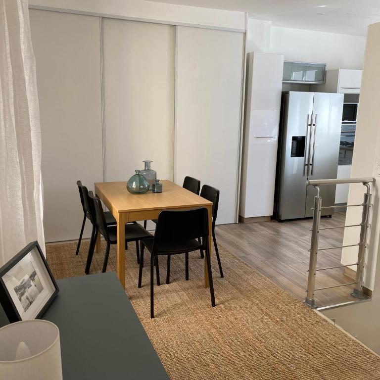 Le Guillaumont - Amazing 2-bedroom in the Old Town -StayInAntibes - Two-Bedroom Apartment - 12