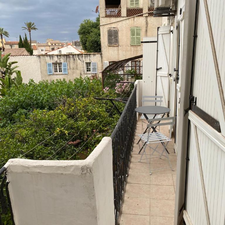 Le Guillaumont - Amazing 2-bedroom in the Old Town -StayInAntibes - Two-Bedroom Apartment - 22