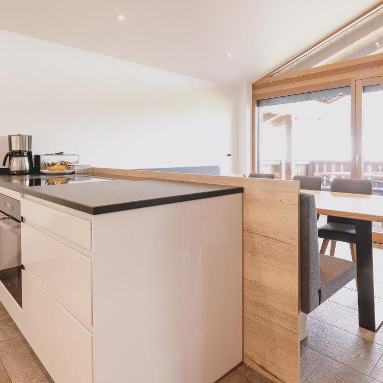 First IN Mountain Chalets by we rent - Superior Chalet - 11