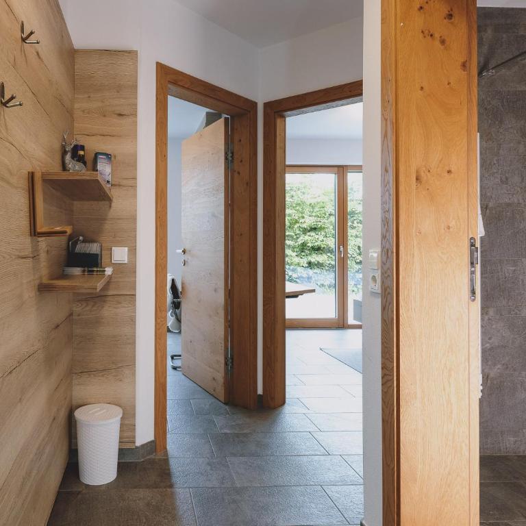 First IN Mountain Chalets by we rent - Superior Chalet - 14