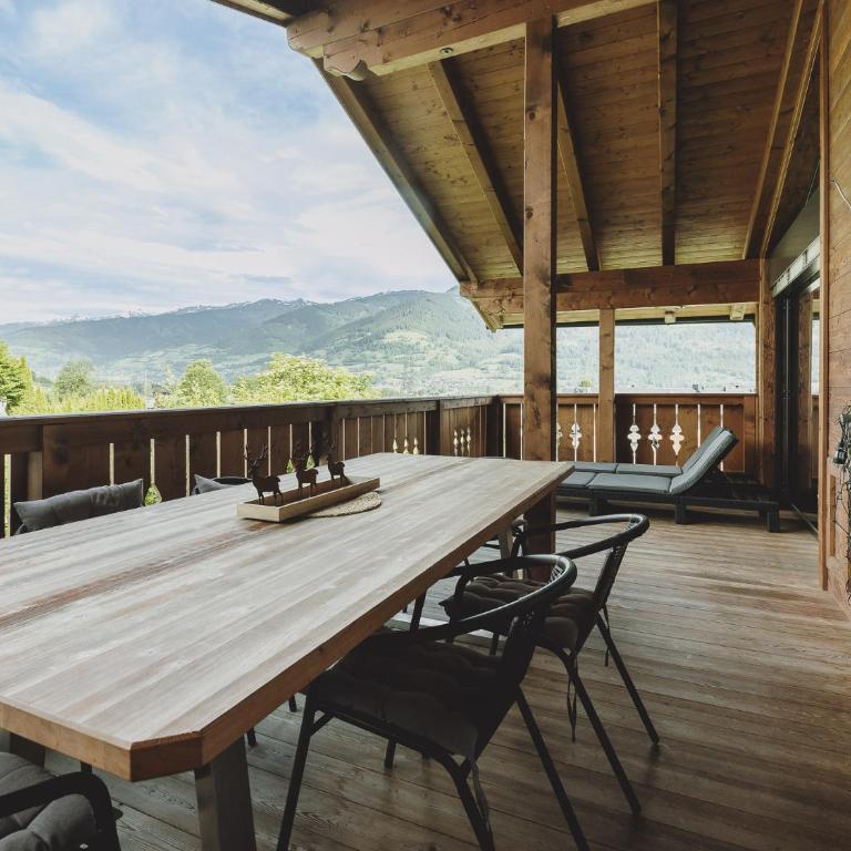 First IN Mountain Chalets by we rent - Superior Chalet - 4