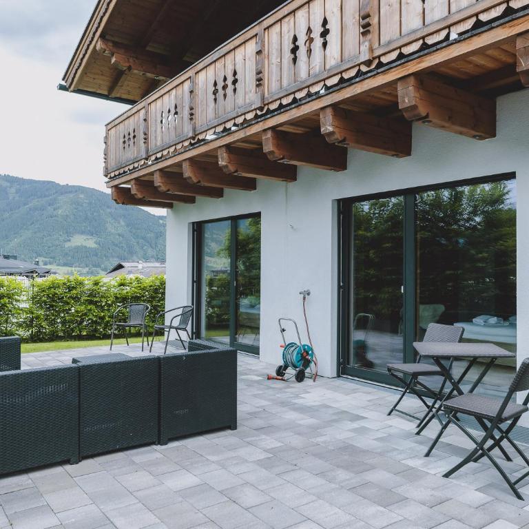 First IN Mountain Chalets by we rent - Superior Chalet - 13