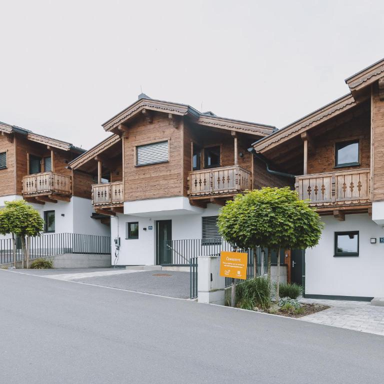 First IN Mountain Chalets by we rent - Superior Chalet - 6