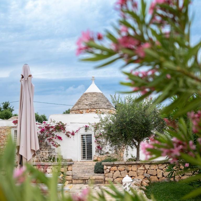 Trullo Vittoria Ostuni with private swimming pool - Two-Bedroom Villa - 6