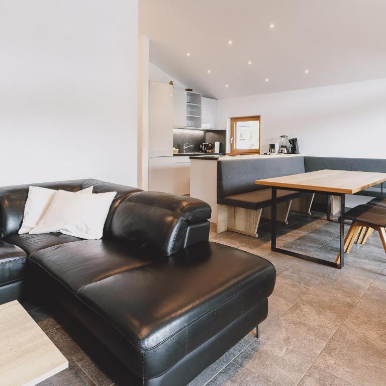 First IN Mountain Chalets by we rent - Superior Chalet - 3