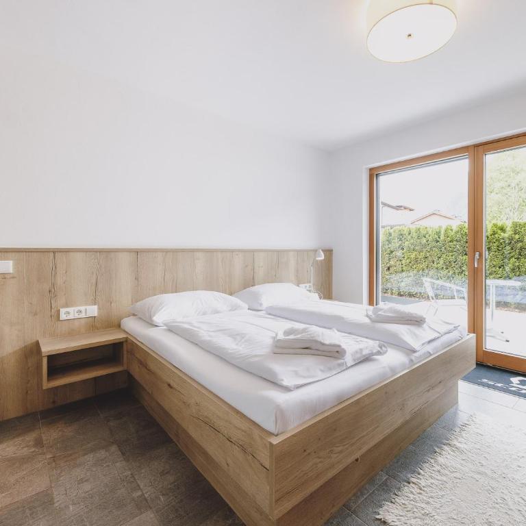 First IN Mountain Chalets by we rent - Superior Chalet - 2